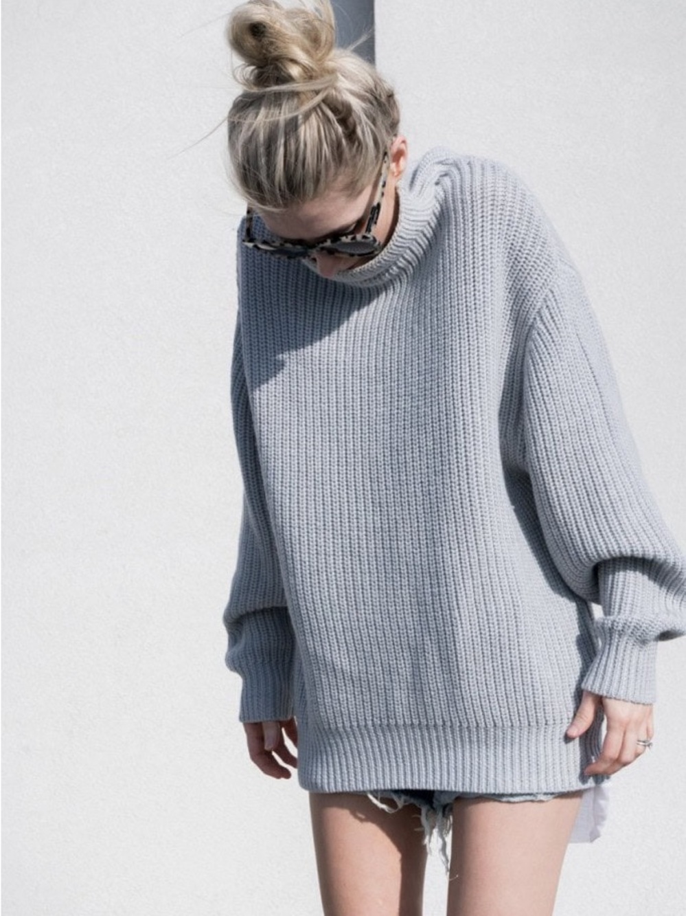 American Eagle Outfitters Light Gray Ribbed Turtleneck Sweater